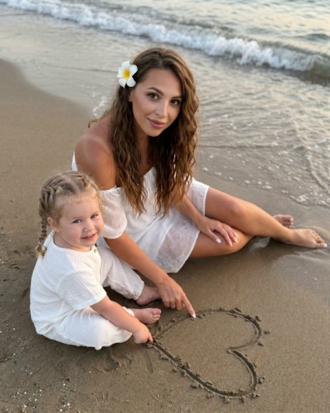 Пример нейрофотосессии по промпту № 13904