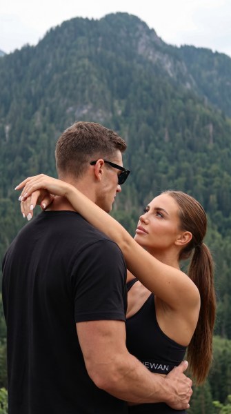 Пример нейрофотосессии по промпту № 3764