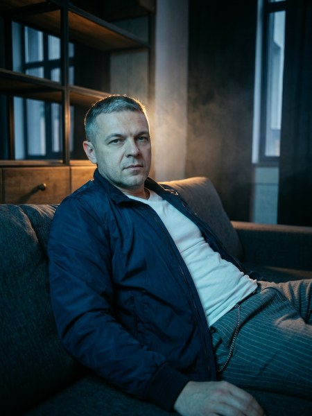 Пример нейрофотосессии по промпту № 5184