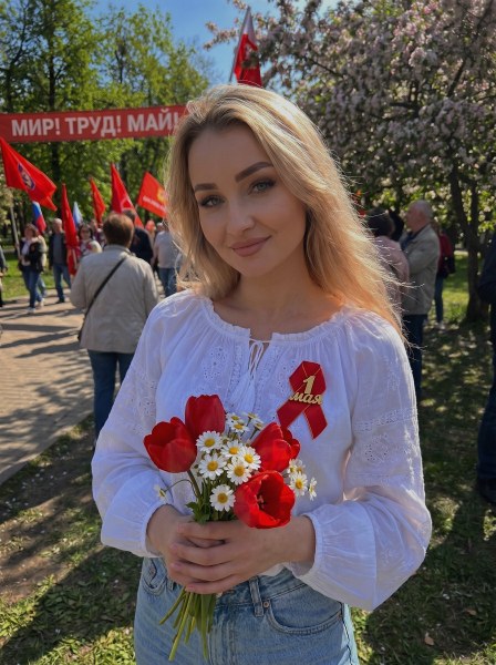 Пример нейрофотосессии по промпту № 675