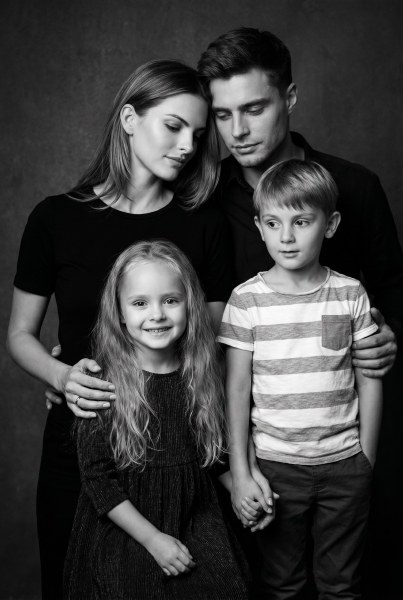 Пример нейрофотосессии по промпту № 2198