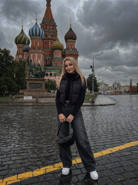 Пример нейрофотосессии по промпту № 687