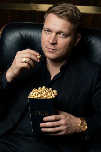 Пример нейрофотосессии по промпту № 9248