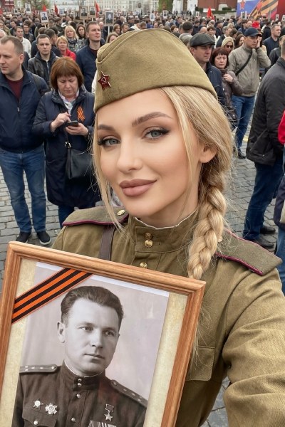 Пример нейрофотосессии по промпту № 1917