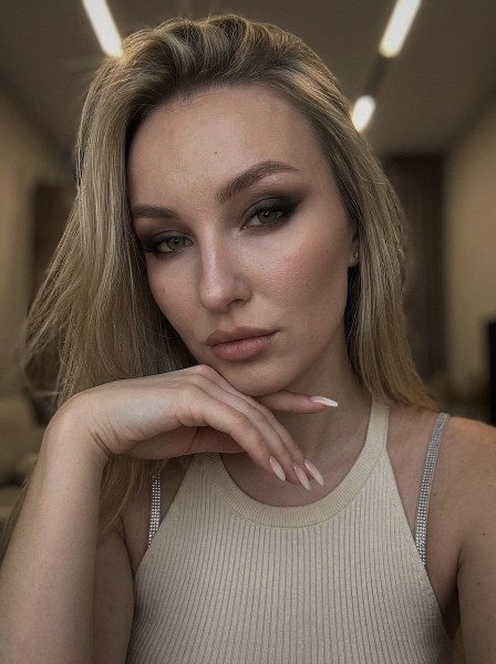 Пример нейрофотосессии по промпту № 10843