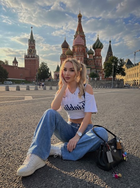 Пример нейрофотосессии по промпту № 668