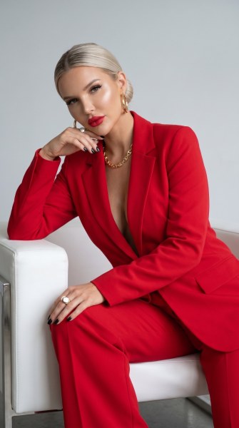 Пример нейрофотосессии по промпту № 77