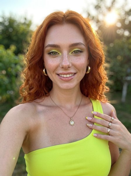 Пример нейрофотосессии по промпту № 15731